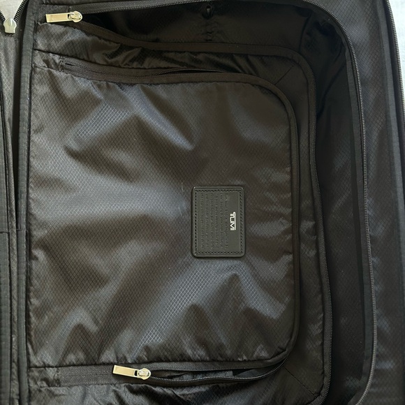 TUMI - Picture 7 of 12